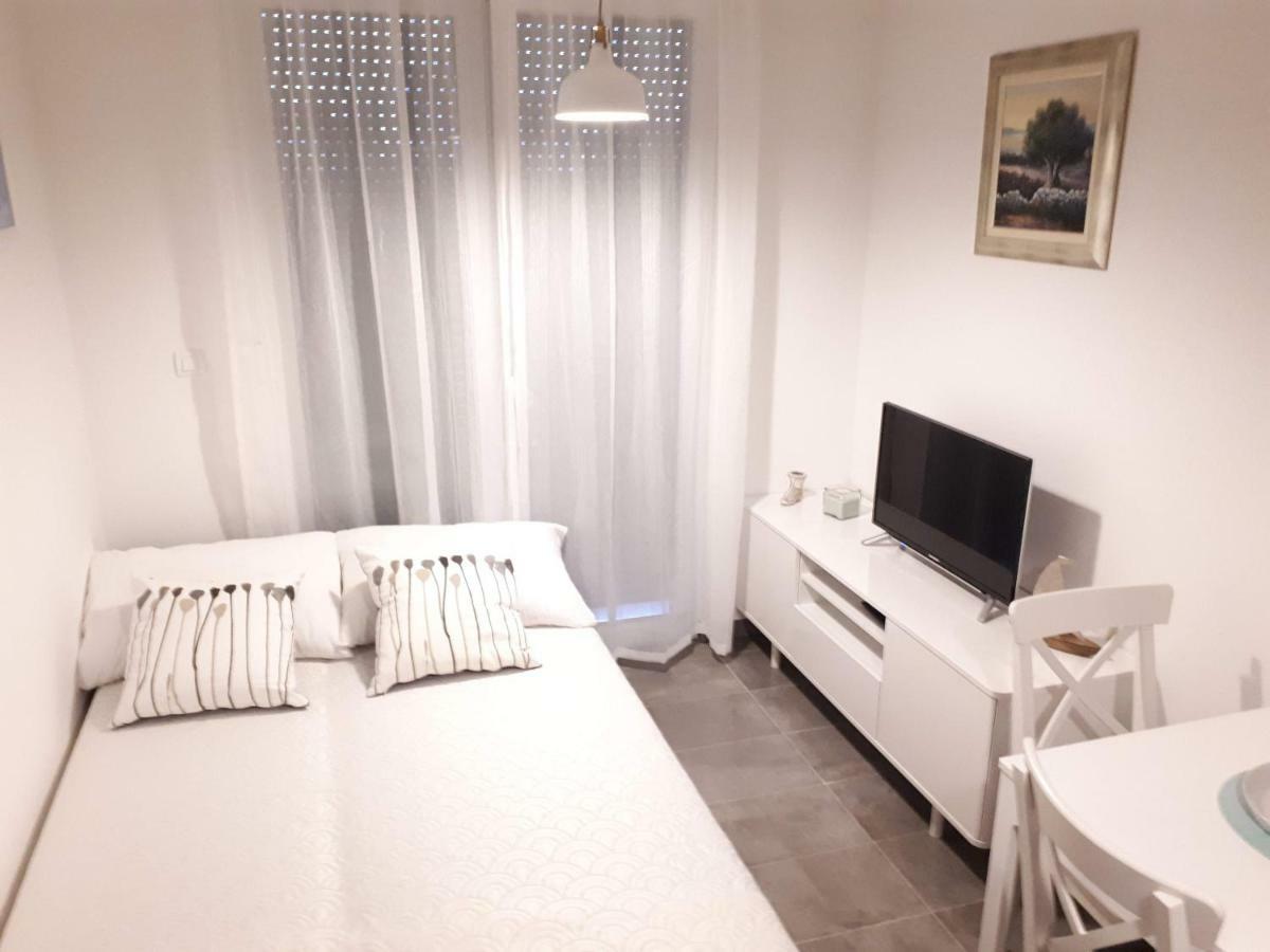 Apartment Eni With Garage Parking สปลิท ภายนอก รูปภาพ