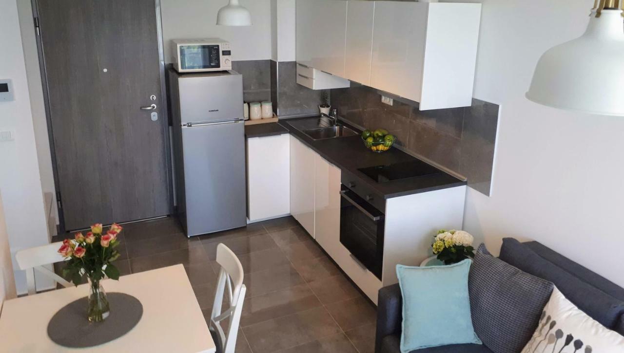 Apartment Eni With Garage Parking สปลิท ภายนอก รูปภาพ